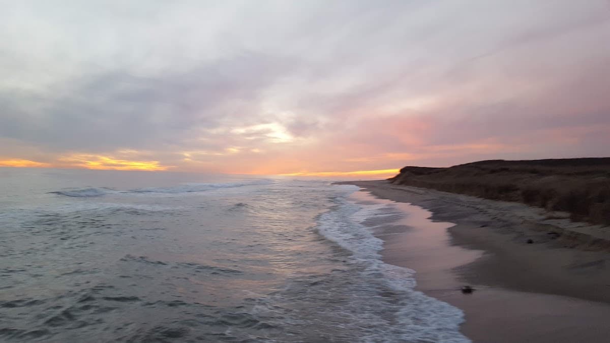 Tom Never Beach — photo 1